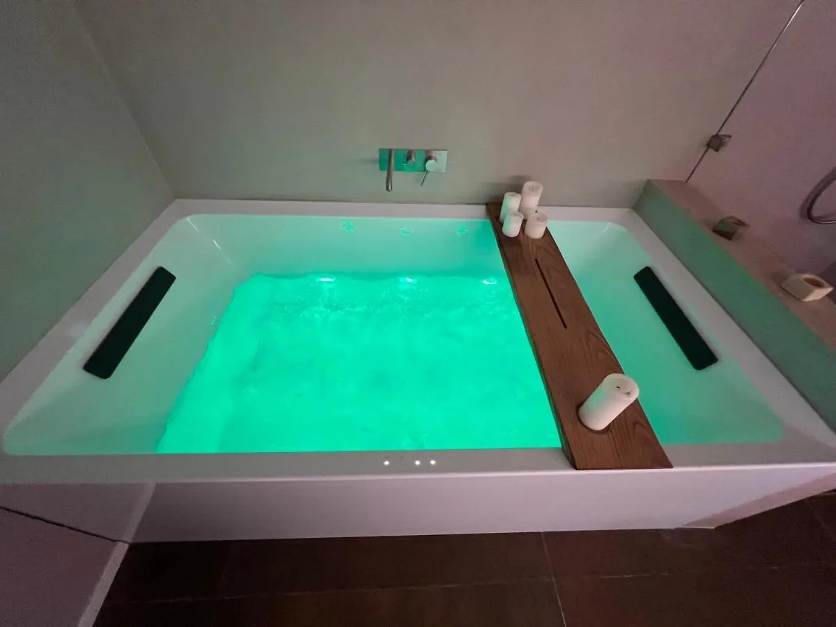 Apartman Venice Luxury Suite - Private Jacuzzi And Design